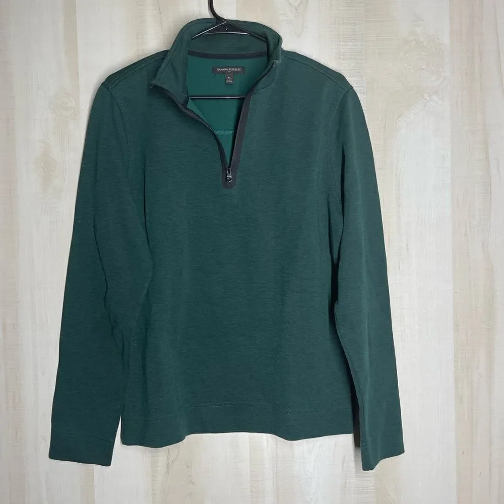 Banana‎ Republic forest Hunter green long sleeve pullover, size medium